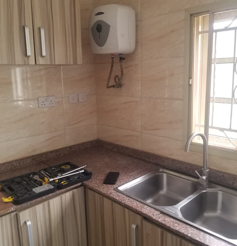 4-Bedroom Detached House with Mini Flat BQ