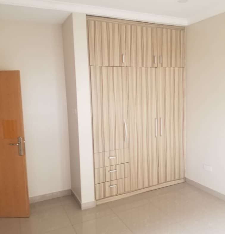 4-Bedroom Detached House with Mini Flat BQ