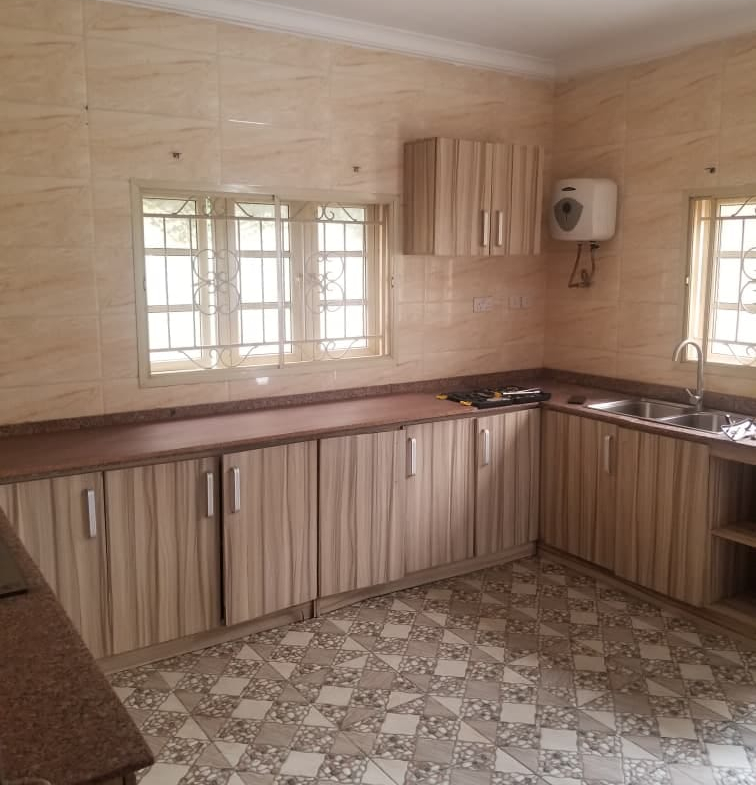 4-Bedroom Detached House with Mini Flat BQ